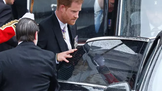De ce a mers Prințul Harry la Palatul Buckingham după încoronarea regelui Charles. Cât a stat, de fapt, în Londra