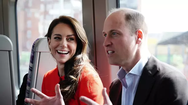 Au renunțat la limuzină! Kate Middleton și prințul William s-au deplasat cu metroul într-o vizită oficială