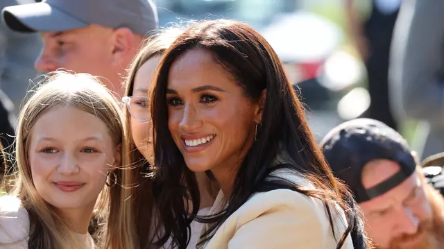 De ce nu poartă Meghan Markle inelul de logodnă. Cum a fost surprinsă ducesa de Sussex