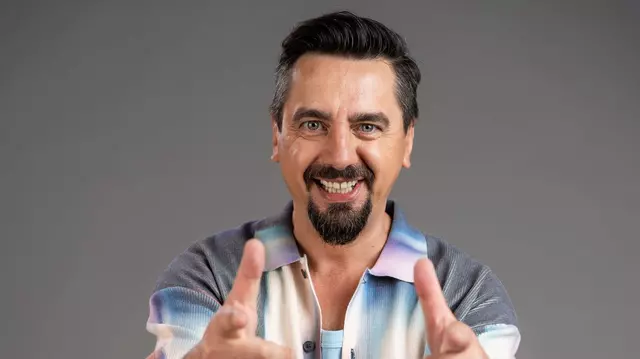 Umorul de sâmbătă seara cu Cosmin Natanticu. „Dacă ar fi să-mi schimb ocupaţia, cred că m-aş pensiona”. EXCLUSIV
