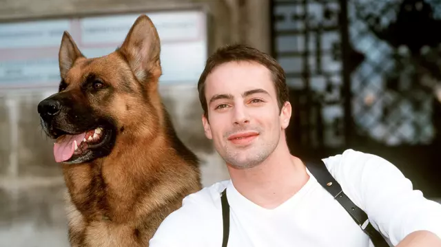 Cum arată azi Gedeon Burkhard, actorul cunoscut datorită rolului din serialul Comisarul Rex: Aventuri la Viena de pe TVR 2