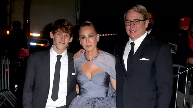 James Broderick, fiul lui Sarah Jessica Parker și al lui Matthew Broderick, își face debutul în Elsbeth, un spin-off după Soția perfectă. Ce rol va juca