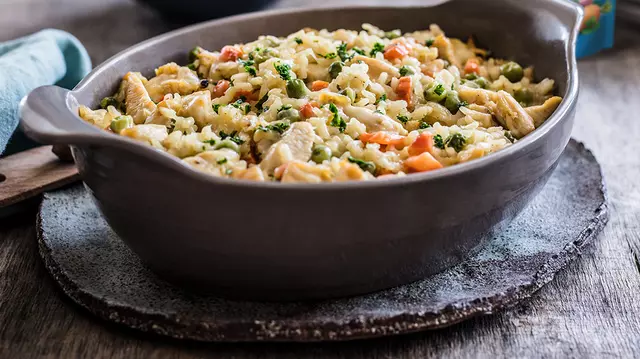Vrei să faci un ghiveci de legume cu totul special? Adaugă VEGETA Universal!