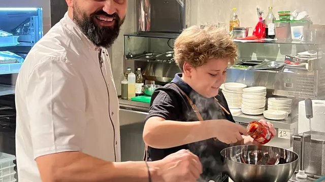 Chef Orlando Zaharia, gest emoționant pentru un copil. Ce surpriză i-a făcut lui David. „Am aflat că m-a căutat”