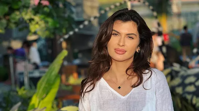 Mădălina Pamfile divorțează de milionarul albanez. Anunțul făcut de fosta asistentă TV, la un an de la cununia civilă din Dubai