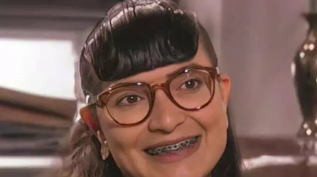 Actrița din „Betty cea urâtă” s-a transformat într-o frumusețe răvășitoare. Fanii nu o mai recunosc!
