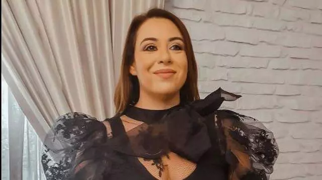 oana-roman-s-a-imbracat-in-blugi