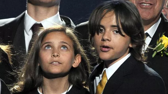 Cum AratÄƒ Femeia Care I A Adus Pe Lume Doi Copii Lui Michael Jackson Frumoasa Paris SeamÄƒnÄƒ Perfect Cu Mama Ei