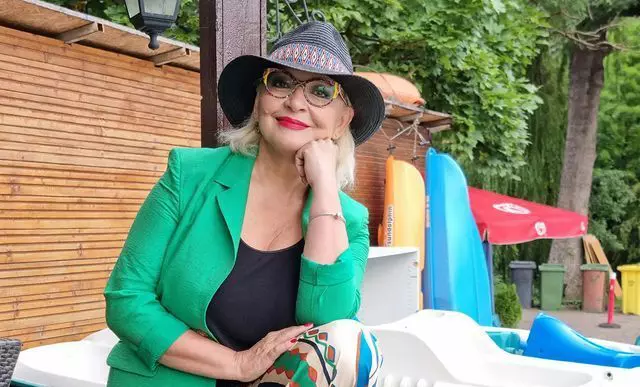 cat-de-cool-e-mihaela-tatu-la-59-de-ani_8_1_size19