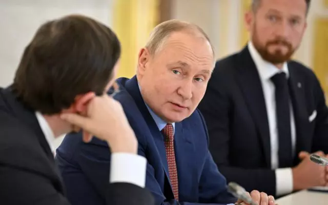 Vladimir Putin, de 8 martie