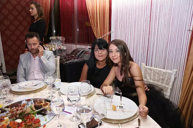 mama-nicole-cherry-5