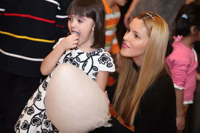 Denisa-Nechifor-si-fiica-Adrian-Cristea