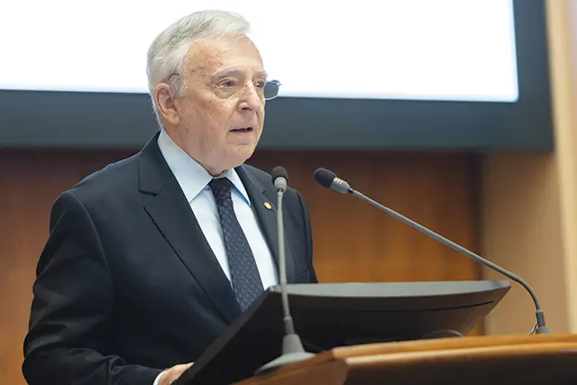 Mugur Isărescu2
