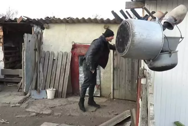 Cătălin Bordea - imagini casă Botoșani (21)