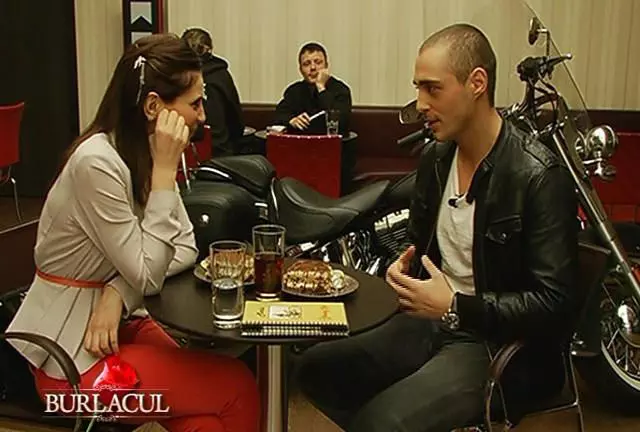 240bfa571f12e3baa3be804c92b4352f