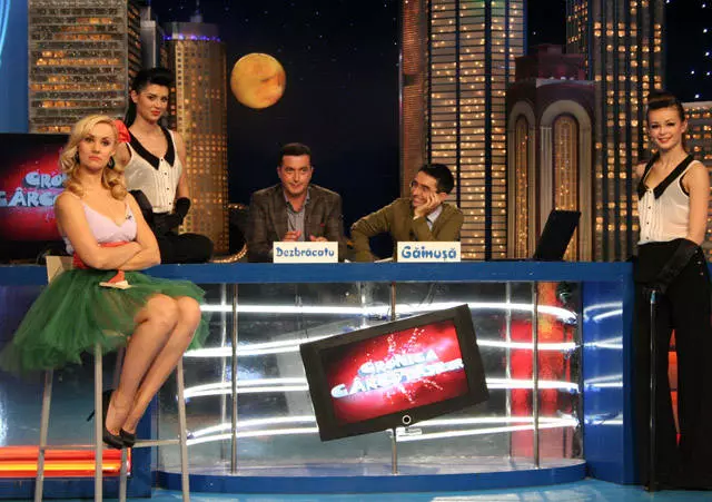 cronica-carcotasilor-dezbracatu-oana