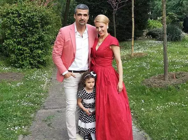 Aurelian Temișan și Monica Davidescu5