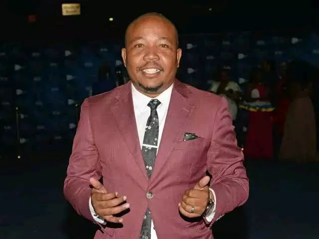 Presley Chweneyagae2