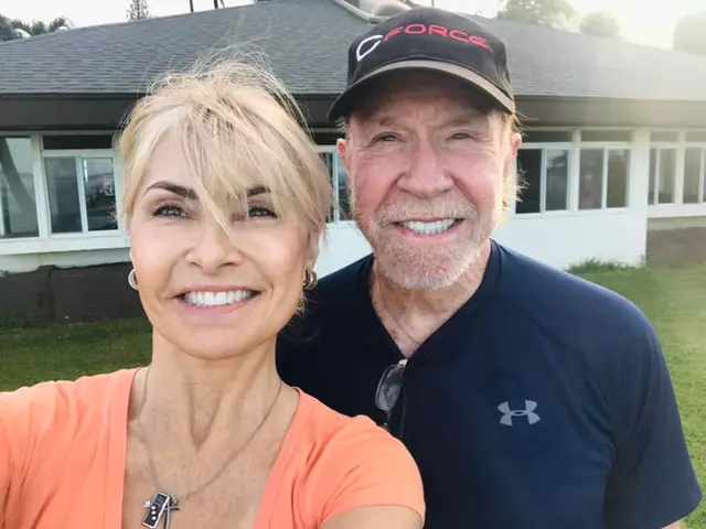 Chuck Norris și soția