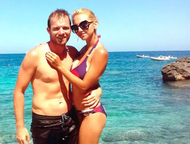 Simona-Nae-a-nascut-in-secret-12