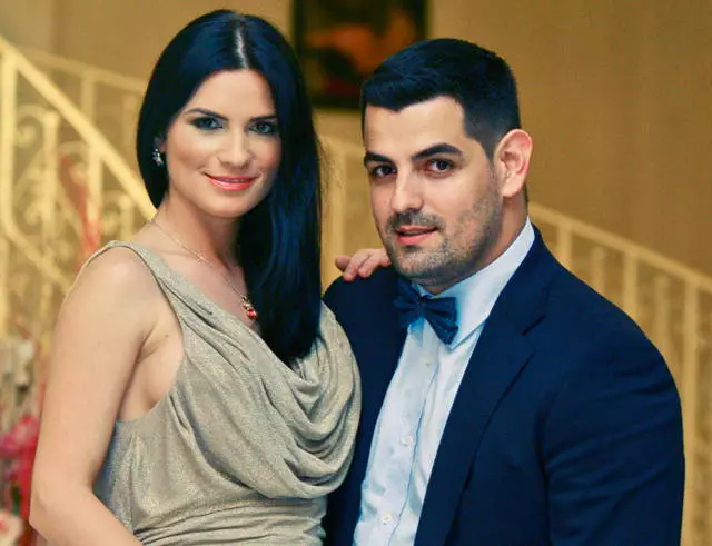 ellie-white-logodnic-doru