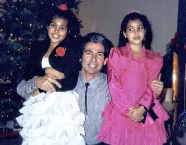 BGUK_1268055 - Various, UNITED KINGDOM  - Celebrity social media photos!  Pictured: Kim Kardashian, Robert Kardashian  BACKGRID UK 17 JUNE 2018   *BACKGRID DOES NOT CLAIM ANY COPYRIGHT OR LICENSE IN THE ATTACHED MATERIAL. ANY DOWNLOADING FEES CHARGED BY BACKGRID ARE FOR BACKGRID'S SERVICES ONLY, AND DO NOT, NOR ARE THEY INTENDED TO, CONVEY TO THE USER ANY COPYRIGHT OR LICENSE IN THE MATERIAL. BY PUBLISHING THIS MATERIAL , THE USER EXPRESSLY AGREES TO INDEMNIFY AND TO HOLD BACKGRID HARMLESS FROM ANY CLAIMS, DEMANDS, OR CAUSES OF ACTION ARISING OUT OF OR CONNECTED IN ANY WAY WITH USER'S PUBLICATION OF THE MATERIAL*  UK: +44 208 344 2007 / uksales@backgrid.com  USA: +1 310 798 9111 / usasales@backgrid.com  *UK Clients - Pictures Containing Children Please Pixelate Face Prior To Publication*