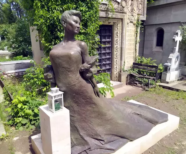 florina-cercel-mormant