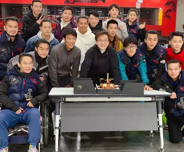 jackie_chan_scoala_de_cascadori_0