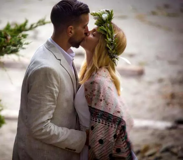 Mena-Suvari-și-soțul-ei-Michael-Hope-1-1024x682