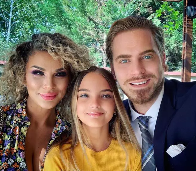 Ilan-Laufer-Alina-Laufe-și-fiica-ei-Karina-1-1024x768