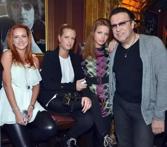 Gabriela-Cotabita-si-fiicele-sale