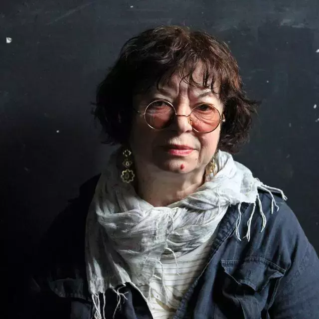 Virginia-Rogin-in-Adela-1