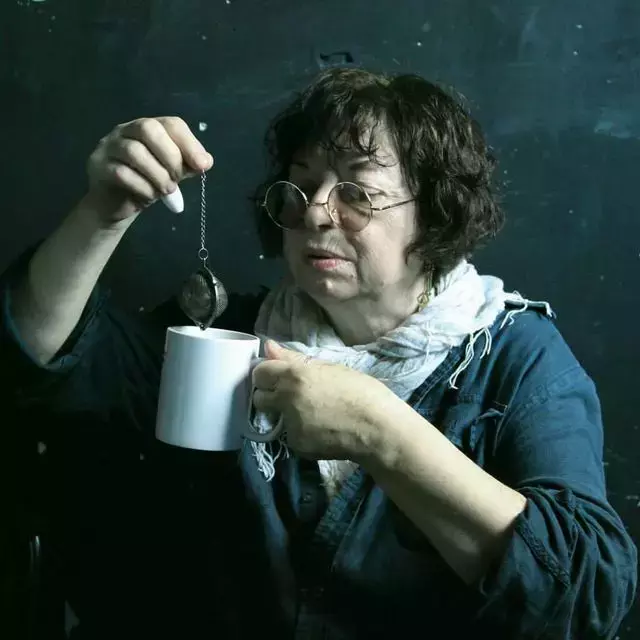 Virginia-Rogin-in-Adela-3