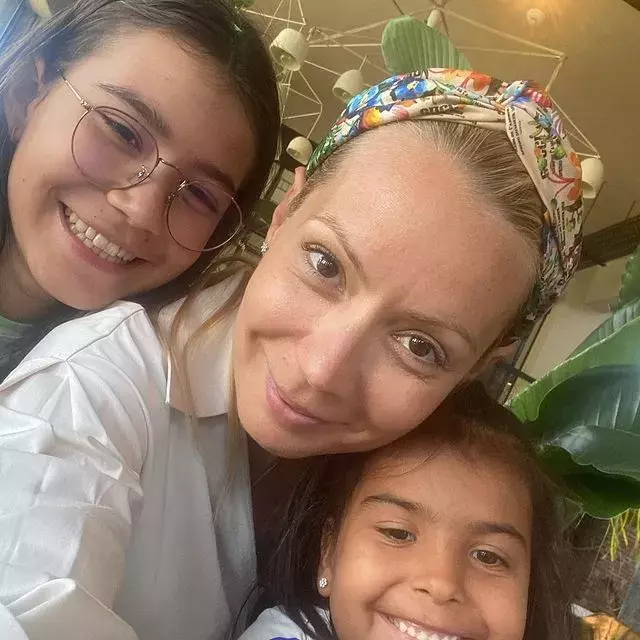 daciana si fiicele sale