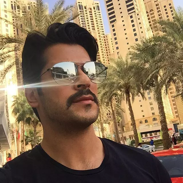 Burak Özçivit (Bali din „Suleyman Magnificul”) se întoarce la TV