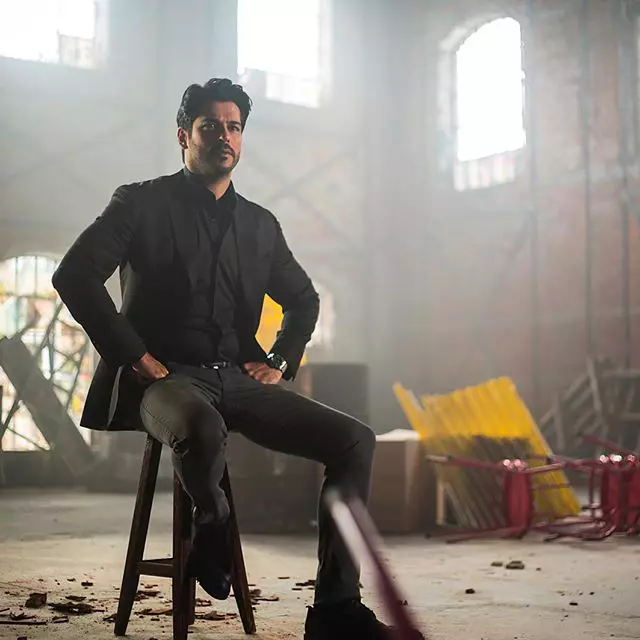 Burak Özçivit (Bali din „Suleyman Magnificul”) se întoarce la TV