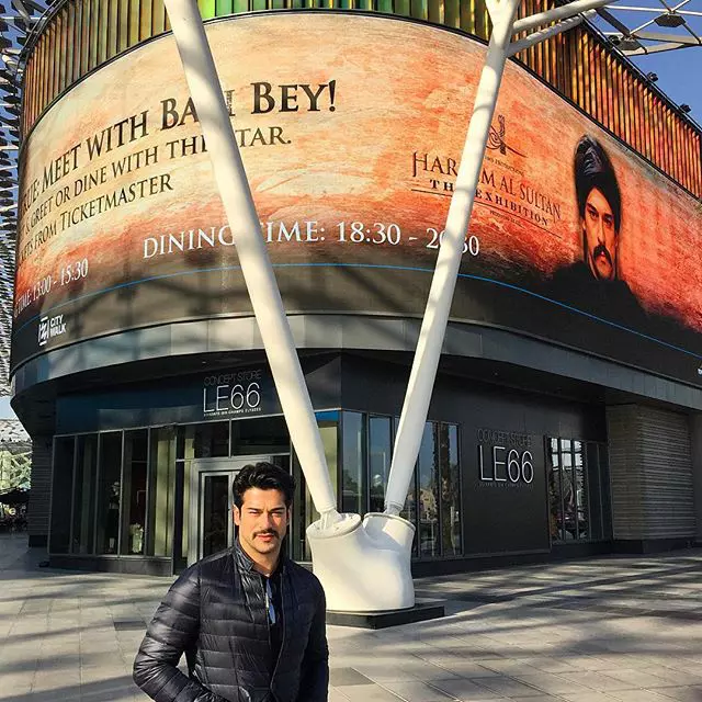 Burak Özçivit (Bali din „Suleyman Magnificul”) se întoarce la TV