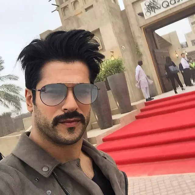 Burak Özçivit (Bali din „Suleyman Magnificul”) se întoarce la TV