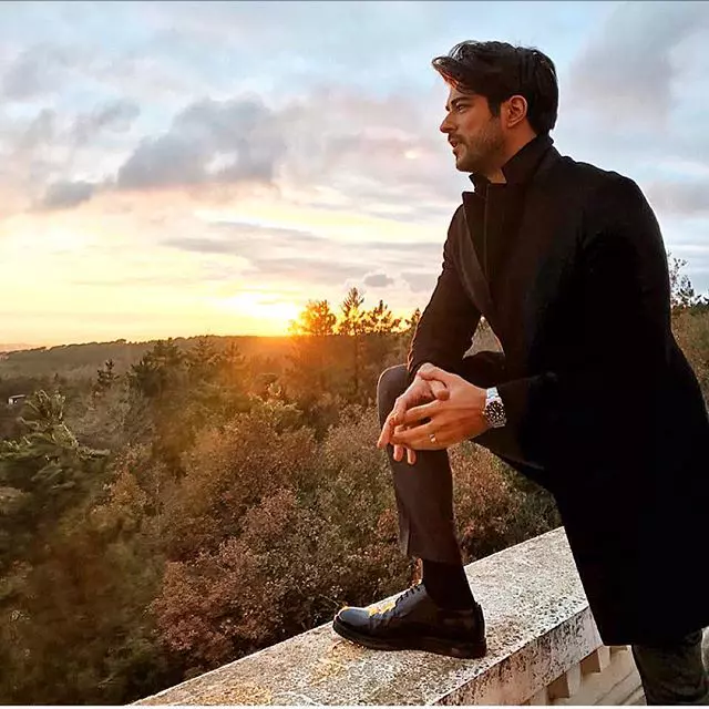 Burak Özçivit (Bali din „Suleyman Magnificul”) se întoarce la TV