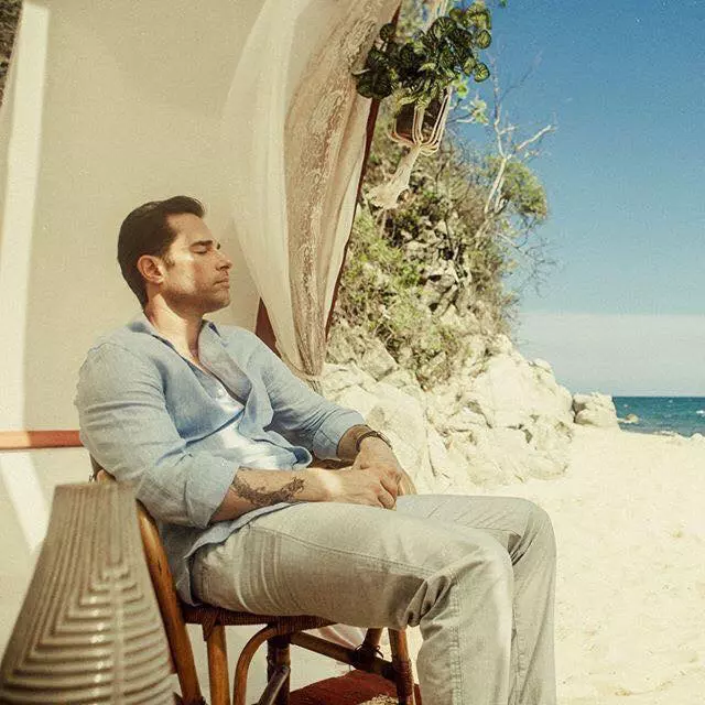 8ED80330-8CED-4ADA-B7EE-9E5A712AA78E