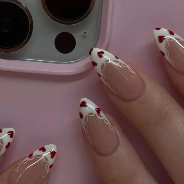 Manichiuri romantice pentru Valentine's Day 2026 (1)