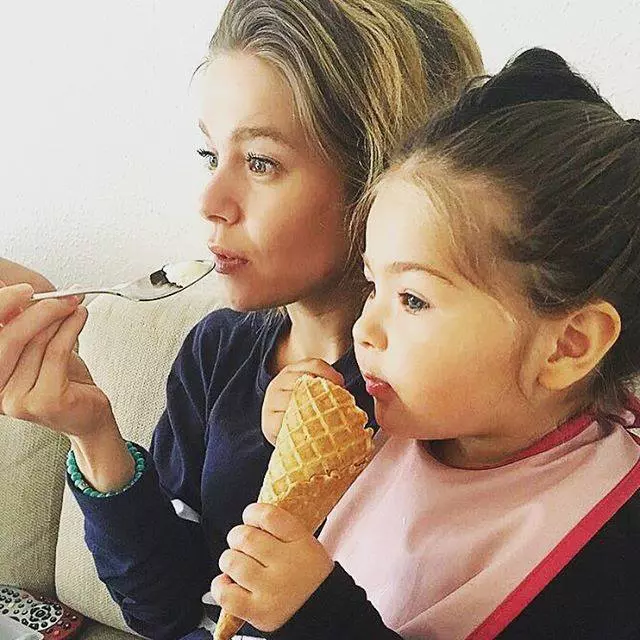 Burcu Biricik2