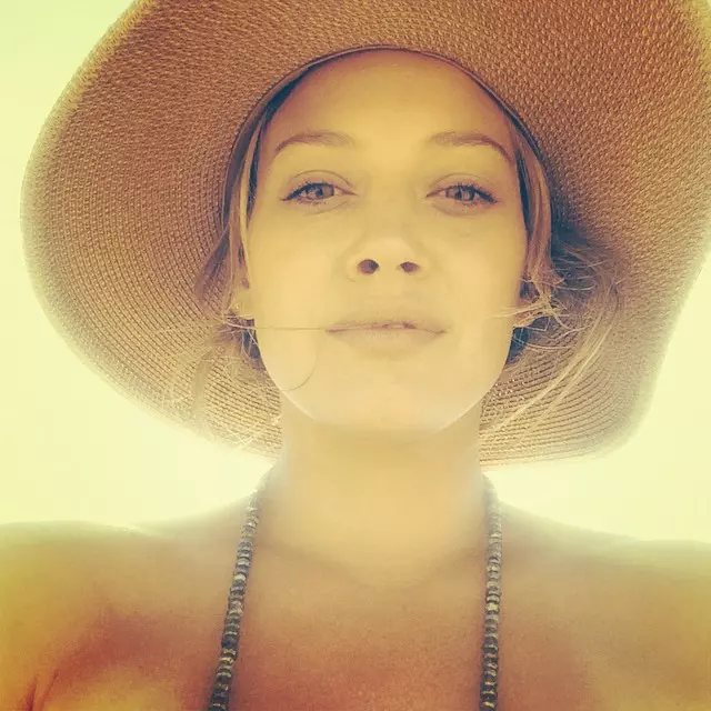 The Make-Up Free Selfie - Hilary Duff