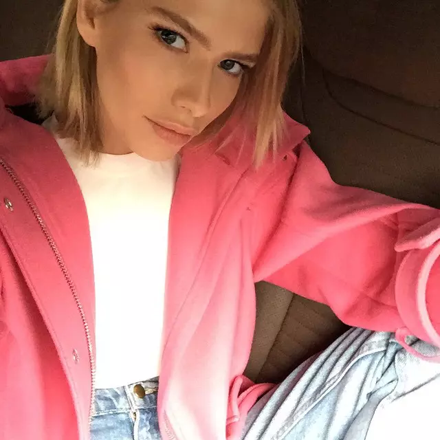 @lenaperminova vizitand Parisul!