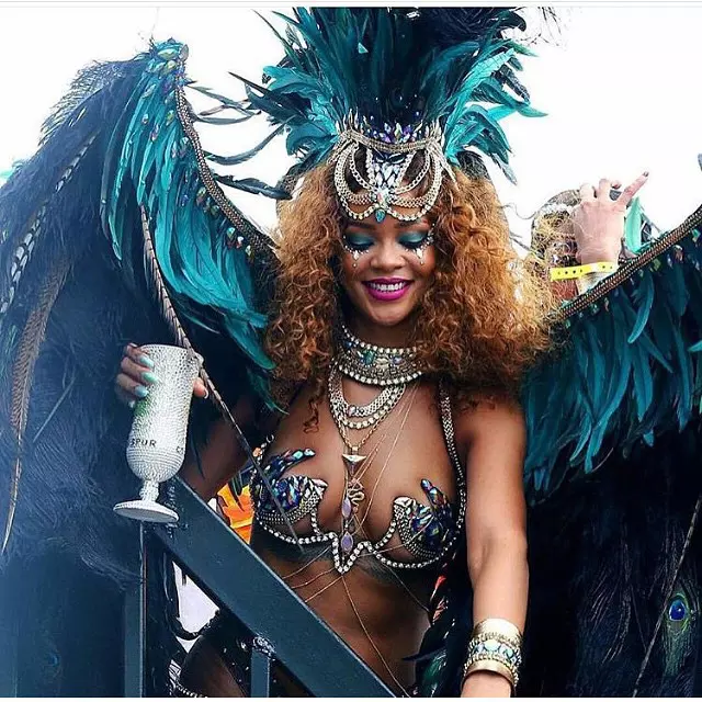 @badgalriri (4)