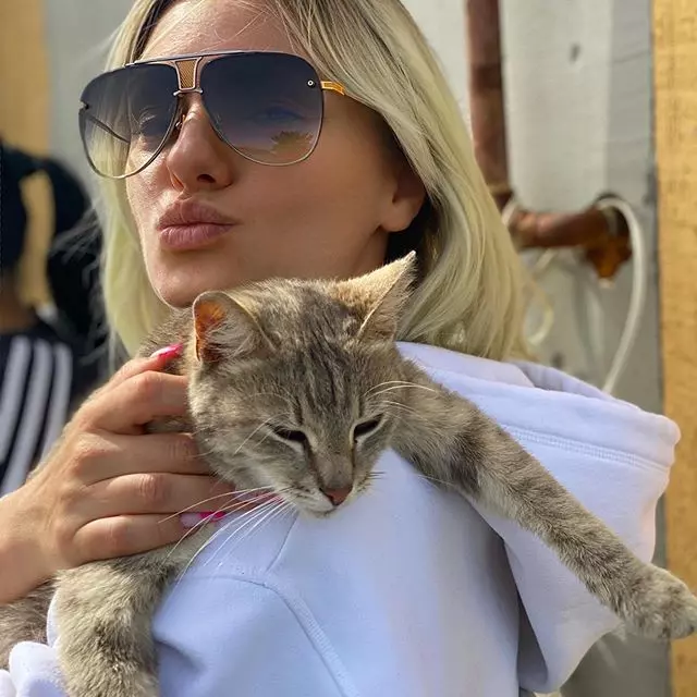 alexandra-stan-a-imlinit-31-de-ani-si-a-serbat-ziua-de-nastere-in-maramures-de-unde-a-postat-poze-sexy-462511