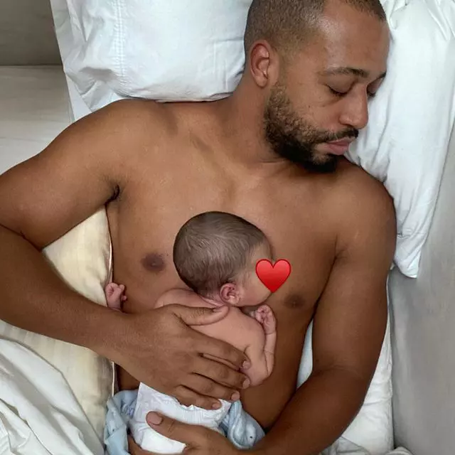 ashley-graham-insarcinata-5