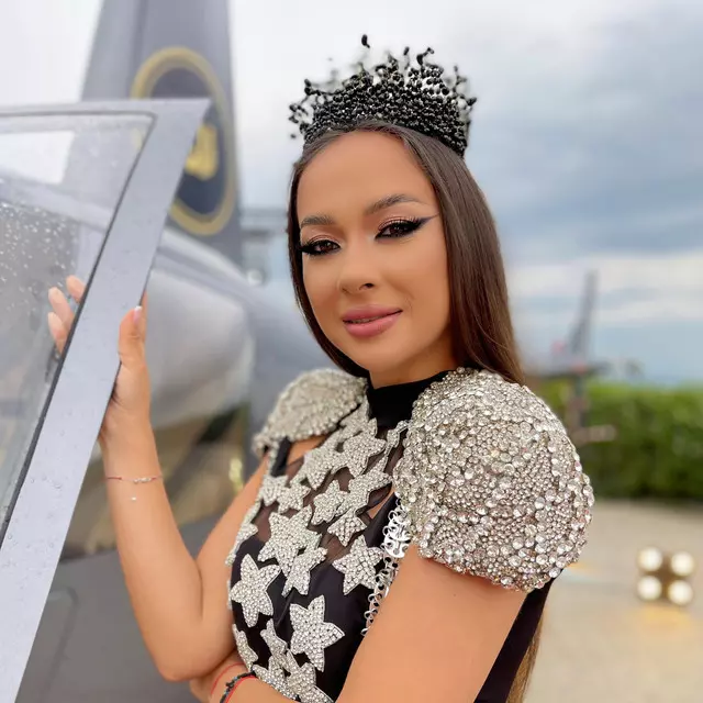 vladuta lupau artista