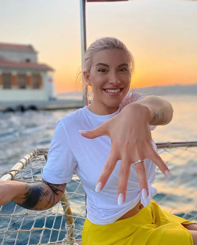 nicoleta-nuca-s-a-logodit-3