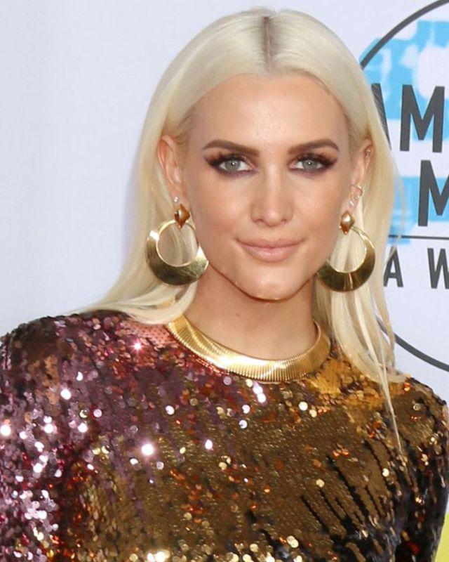Get The Look Ashlee Simpson Machiaj Glamour Pentru Rochia Cu